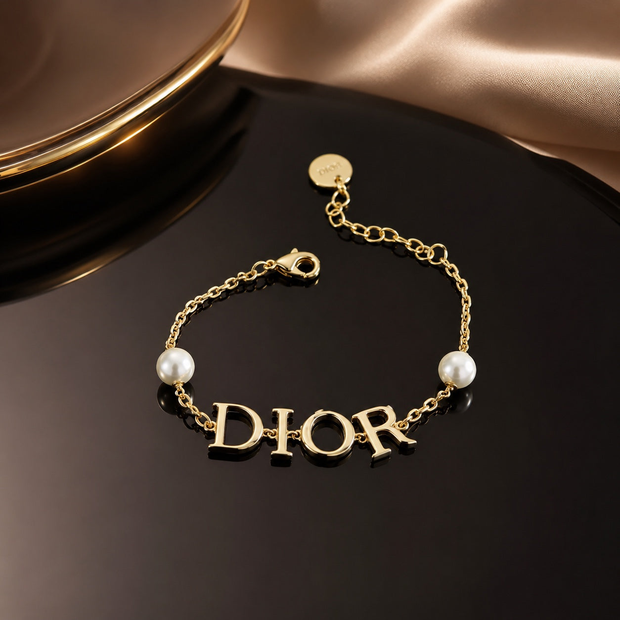 Bracelet Initiales Dorées & Perles Nacrées